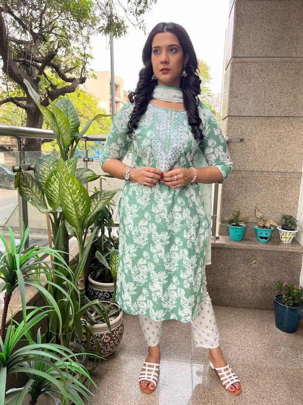 ROZAANA GREEN AND WHITE PRINTED SUIT