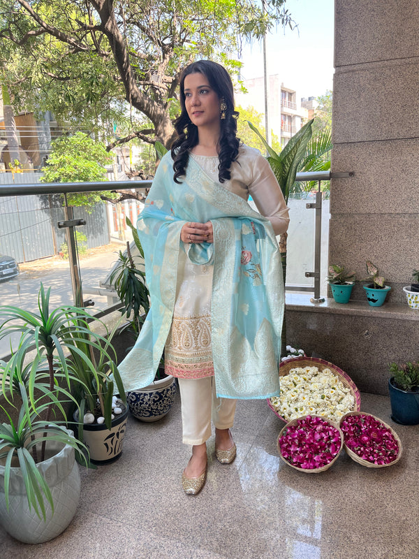 JALSA OFF-WHITE SUIT WITH BLUE DUPPATTA