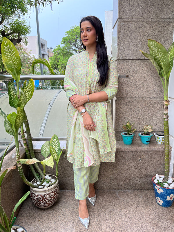 ROZAANA GREEN PRINTED SUIT