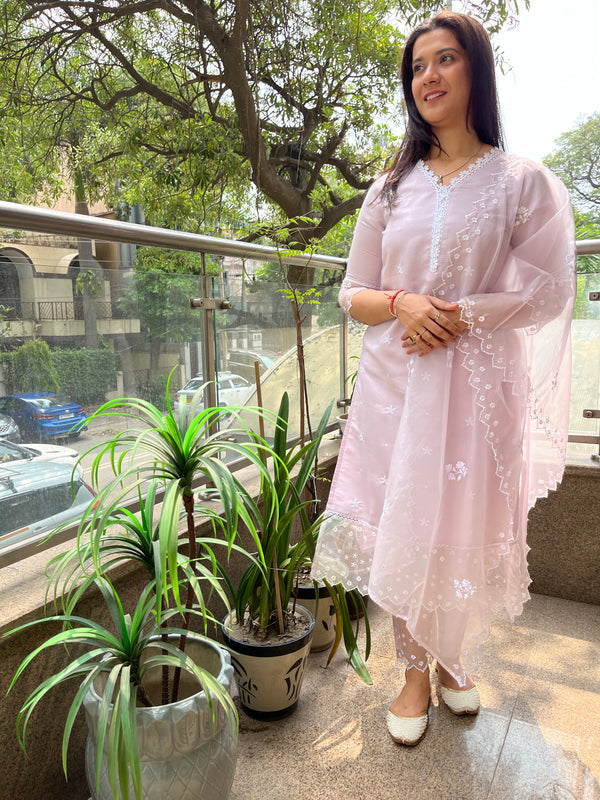 SAANJH LAVENDER PAKISTANI ORGANZA SUIT