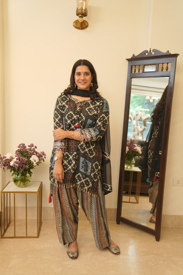 BLACK PRINTED FARSHI SALWAR SET